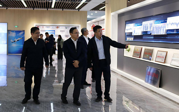 中國鋼研黨委副書記、總經(jīng)理高宏斌一行 到航產(chǎn)集團(tuán)調(diào)研